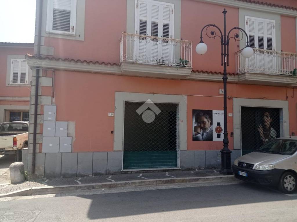 locale commerciale in affitto a Serino