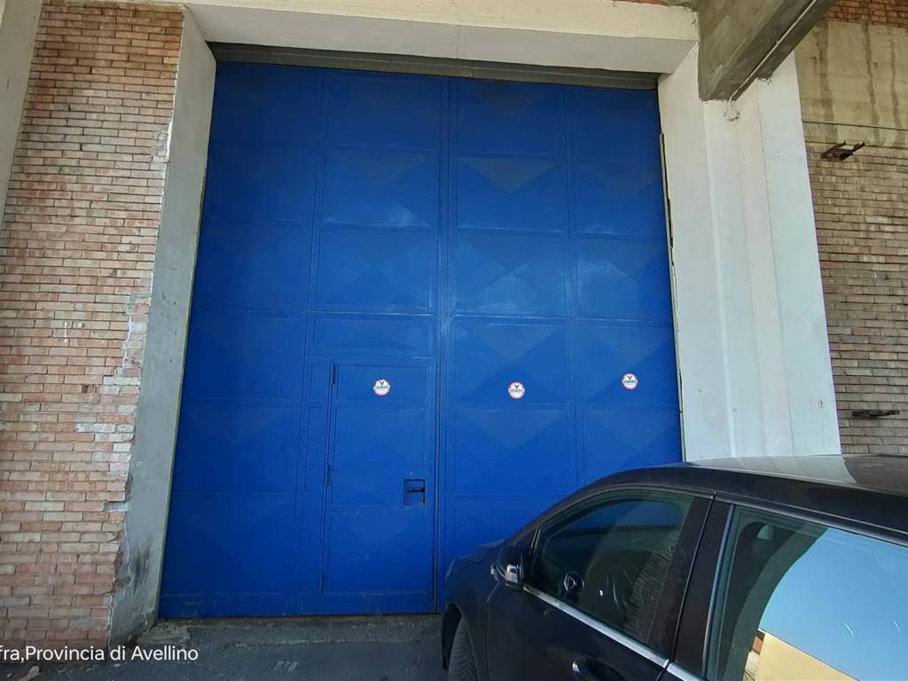 capannone in affitto a Solofra