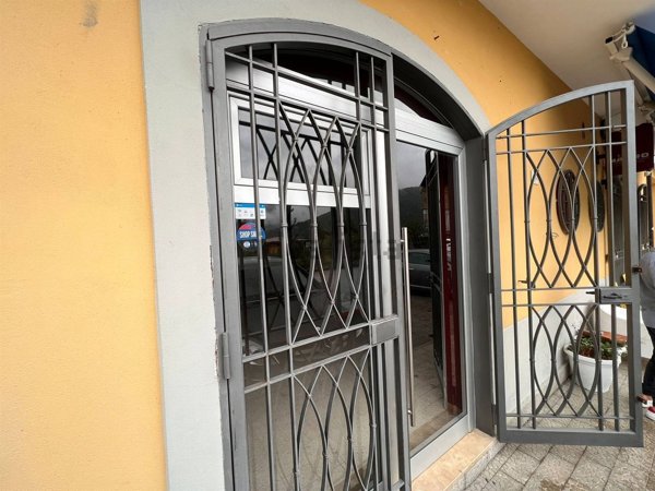 locale commerciale in affitto a Solofra