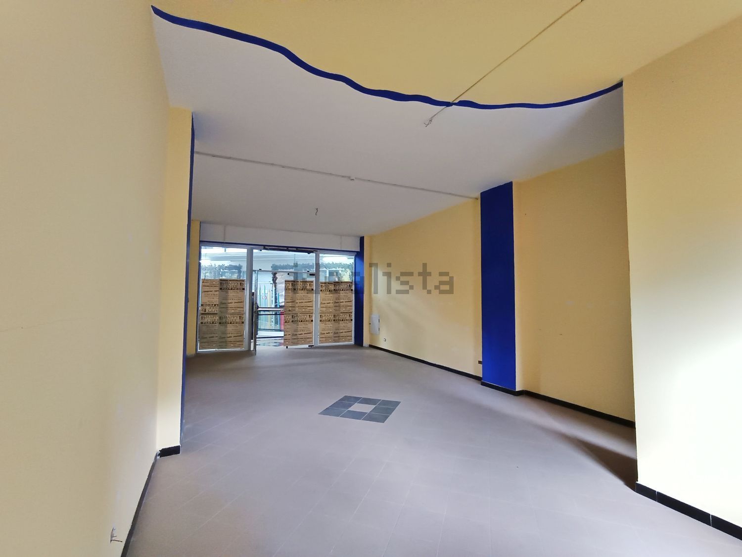 locale commerciale in affitto a Solofra