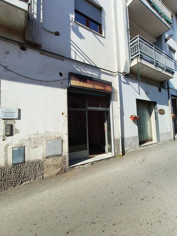 locale commerciale in affitto a Sperone