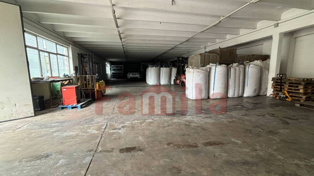 locale commerciale in affitto a Sperone