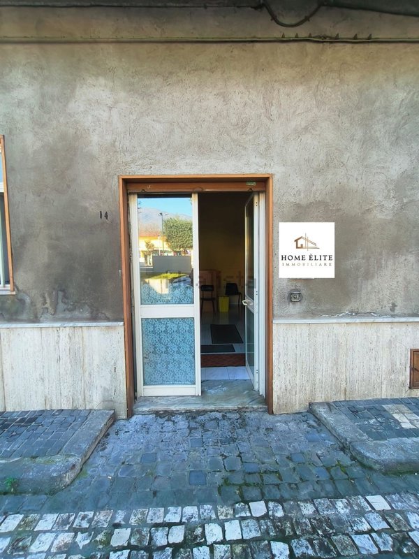 locale commerciale in affitto a Sperone