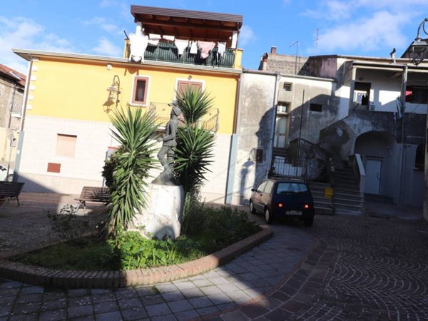 appartamento in affitto a Montoro in zona Piazza di Pandola