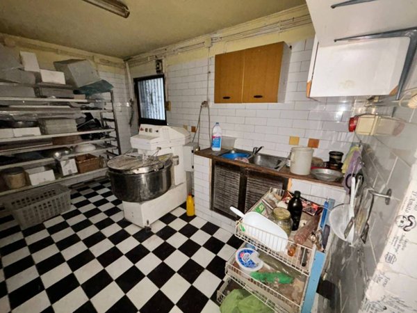 negozio in affitto a Montoro in zona San Pietro