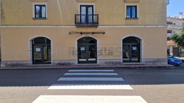 locale commerciale in affitto a Montoro in zona San Pietro