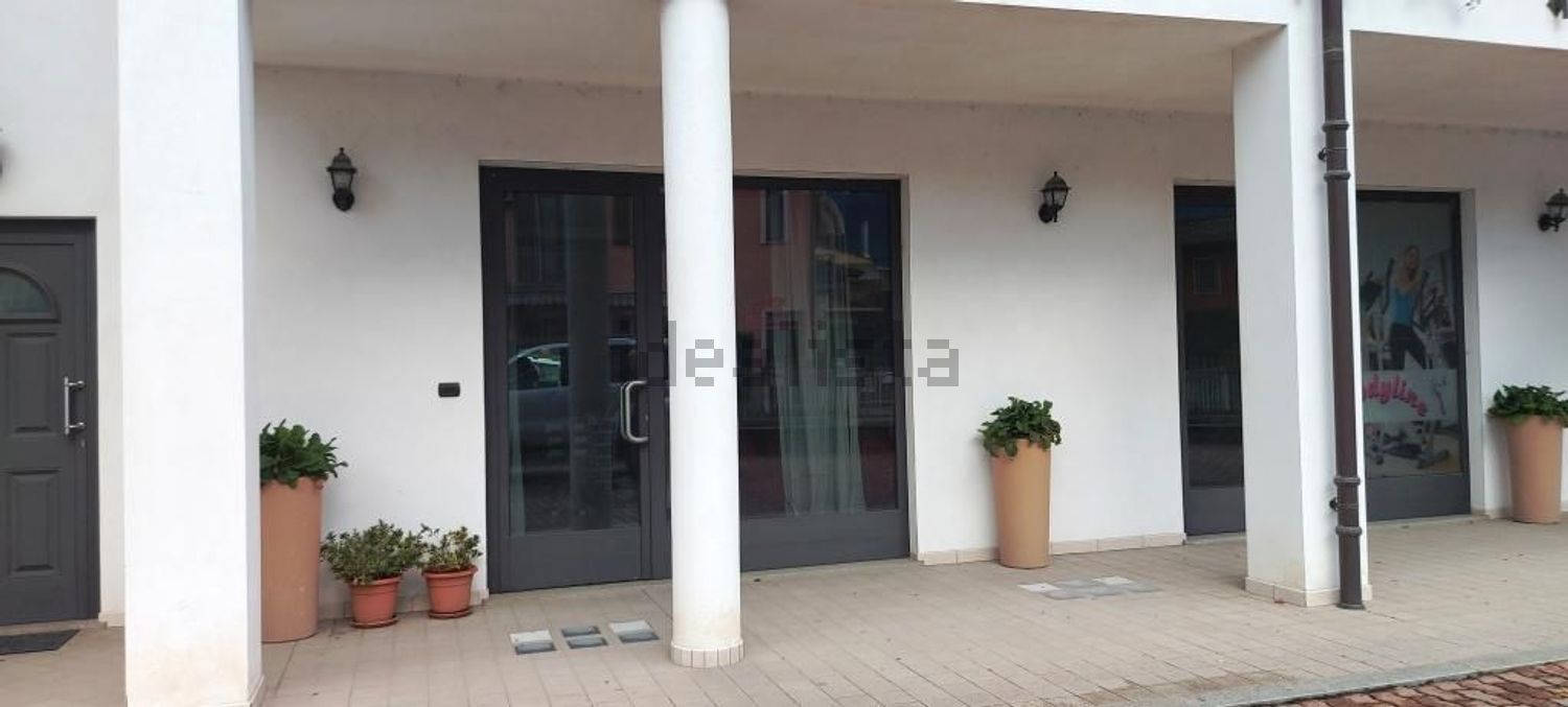 locale commerciale in affitto a Bagnolo Piemonte in zona Villaretto