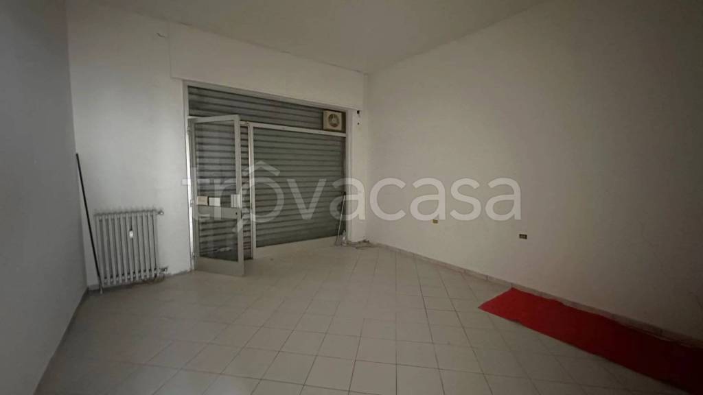 negozio in affitto a Baldissero d'Alba