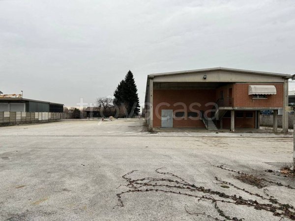 locale commerciale in affitto a Borgo San Dalmazzo