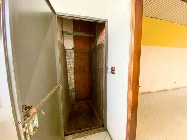 locale commerciale in affitto a Borgo San Dalmazzo