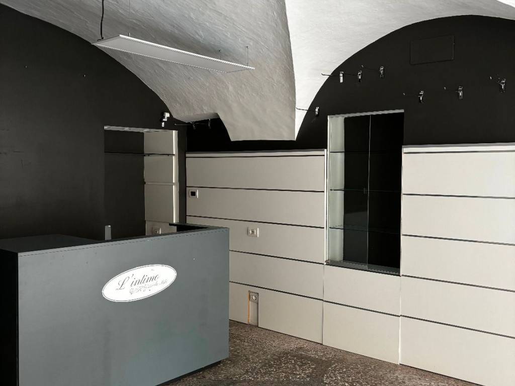 negozio in affitto a Borgo San Dalmazzo