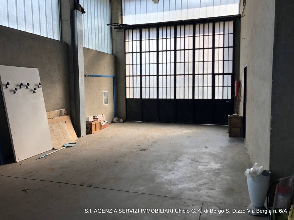 locale commerciale in affitto a Borgo San Dalmazzo