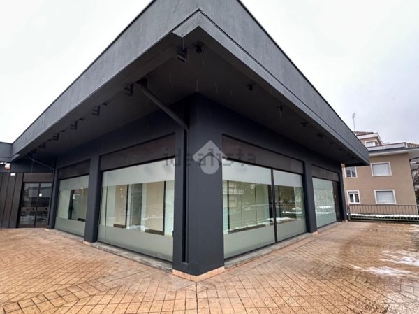 locale commerciale in affitto a Borgo San Dalmazzo
