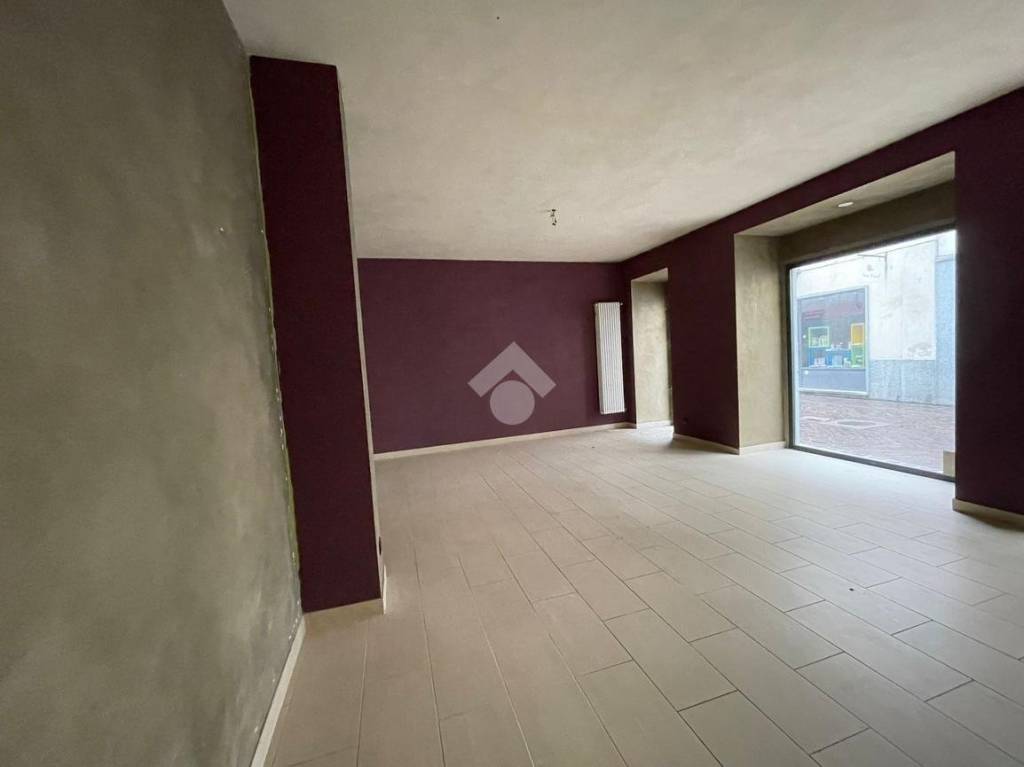 negozio in affitto a Bra