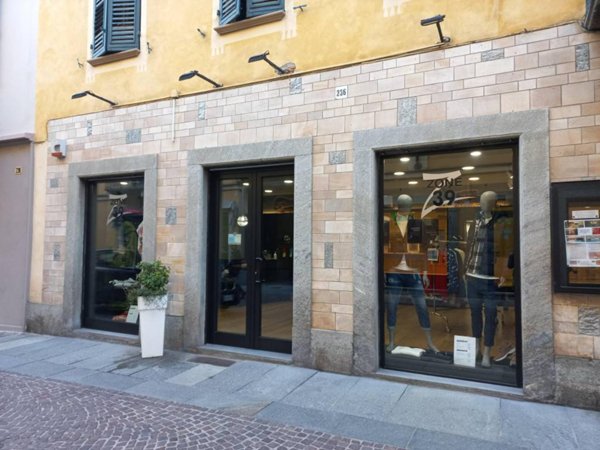 negozio in affitto a Bra