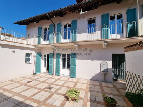 casa indipendente in affitto a Bra