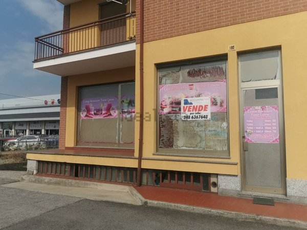 negozio in affitto a Bra