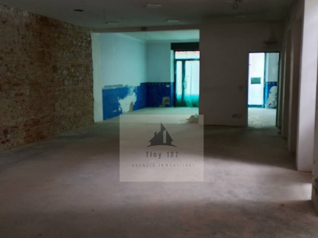 locale commerciale in affitto a Bra