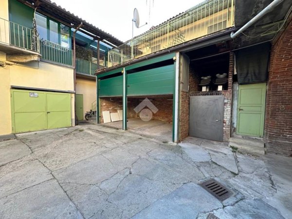 locale commerciale in affitto a Bra