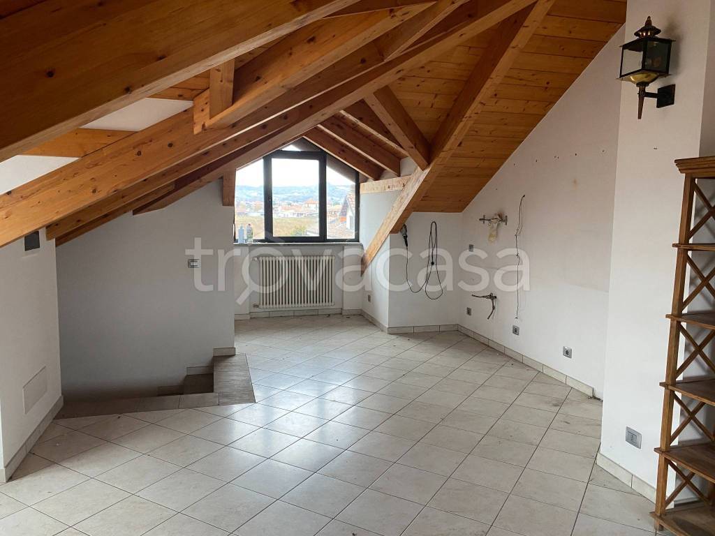 appartamento in affitto a Bra in zona Pollenzo