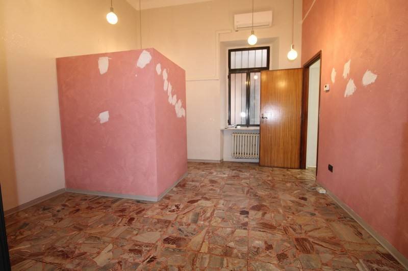 negozio in affitto a Bra