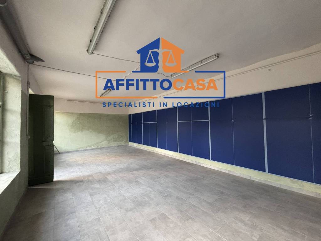 locale commerciale in affitto a Bra