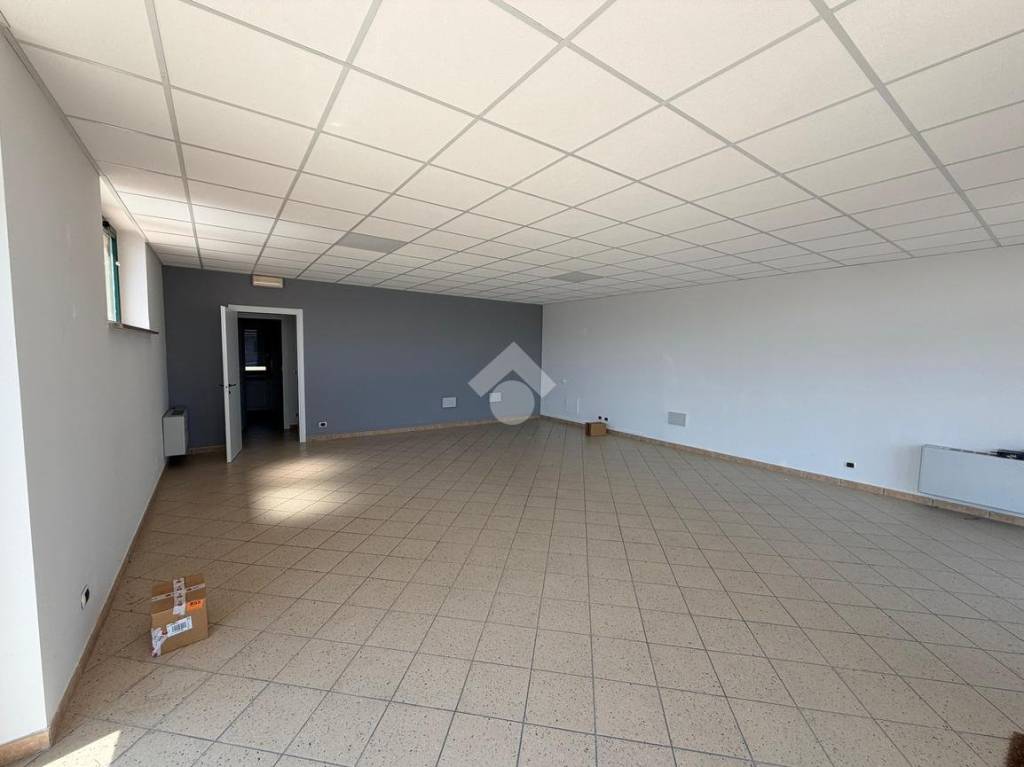 locale commerciale in affitto a Bra in zona Borgo Nuovo