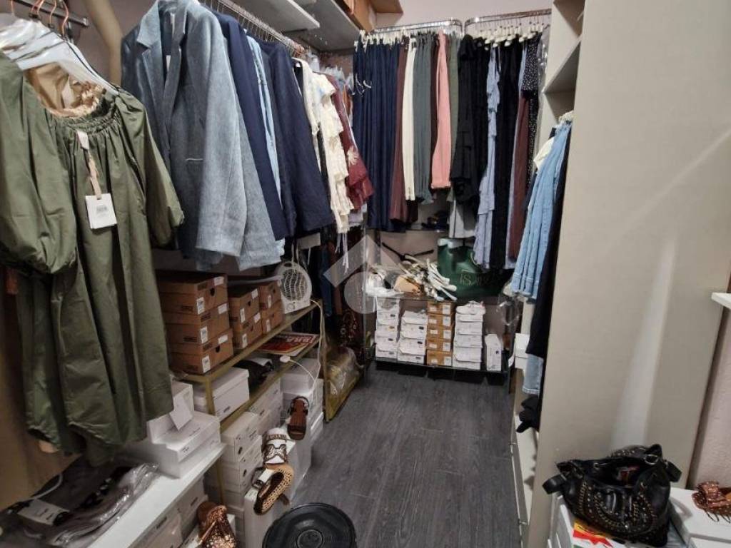 negozio in affitto a Bra