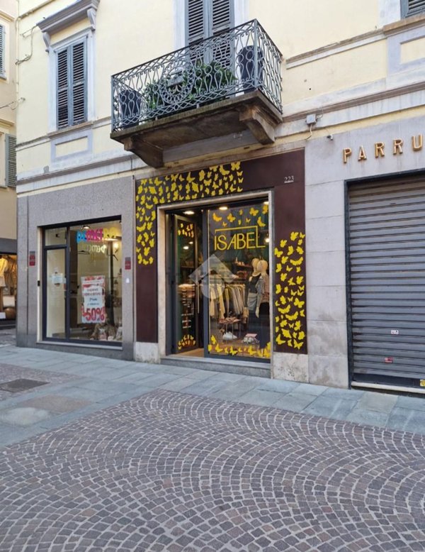 locale commerciale in affitto a Bra