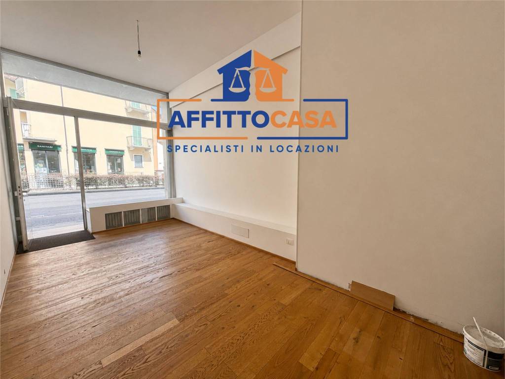 negozio in affitto a Bra