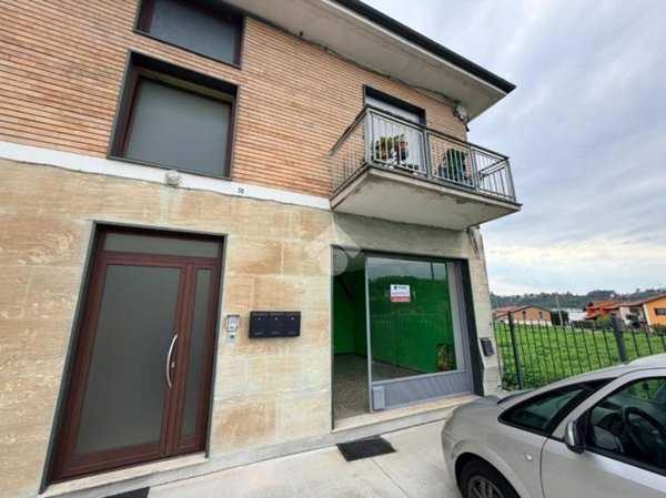 locale commerciale in affitto a Bra in zona Borgo Nuovo