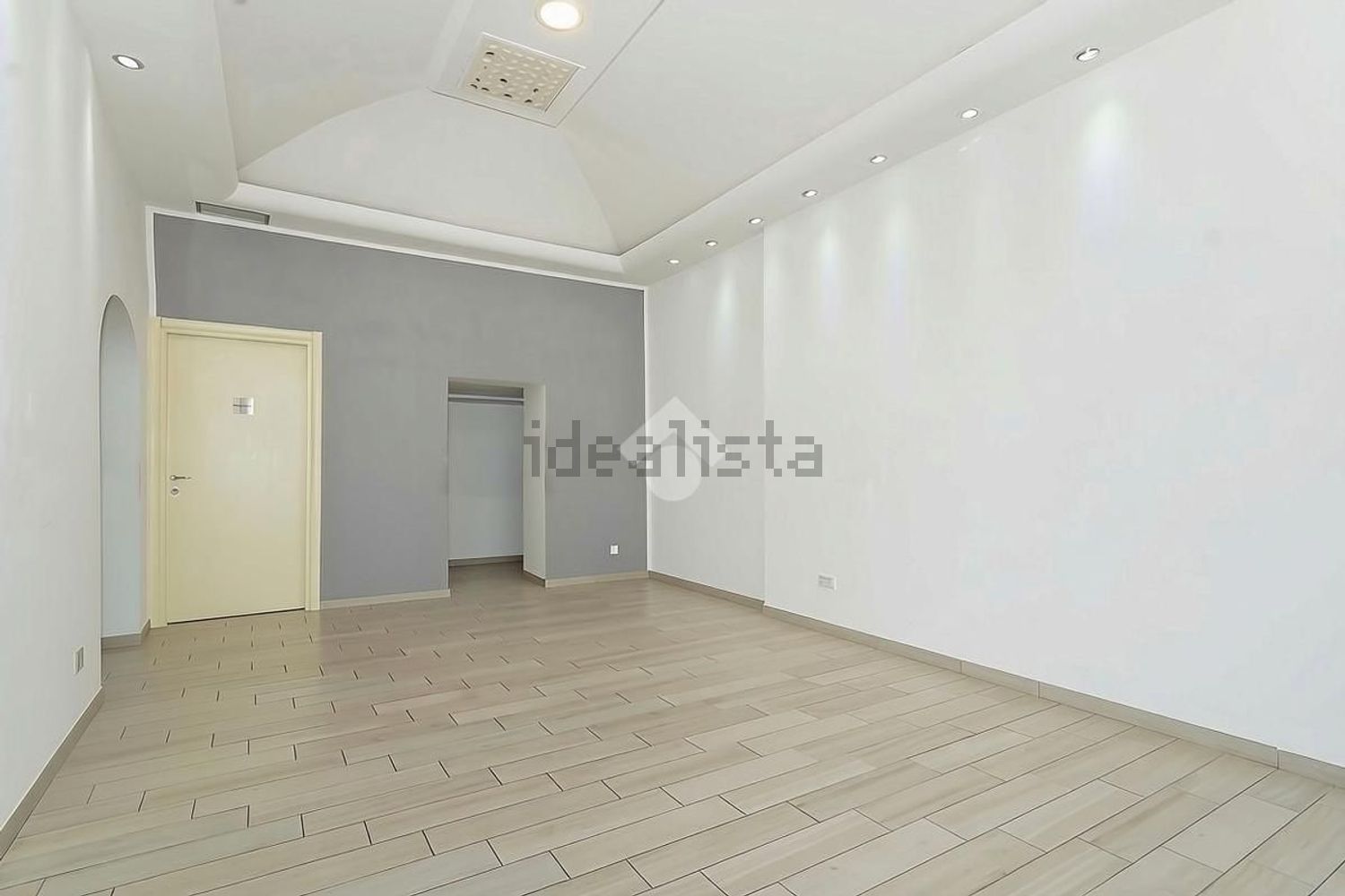 locale commerciale in affitto a Bra