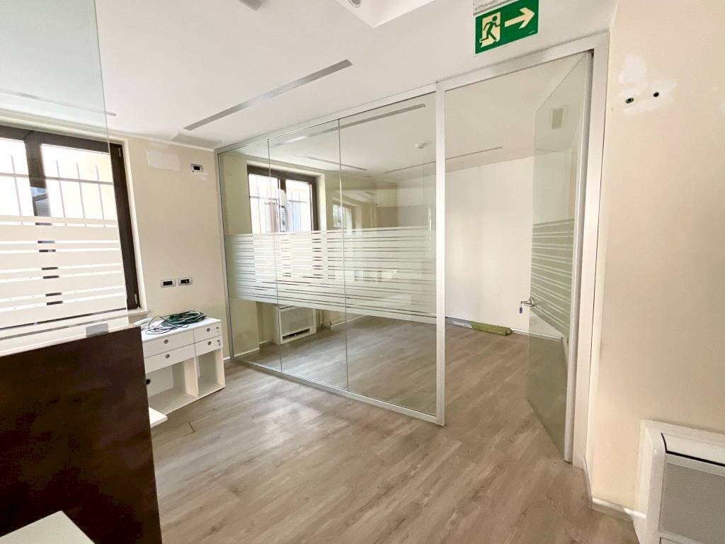 negozio in affitto a Busca