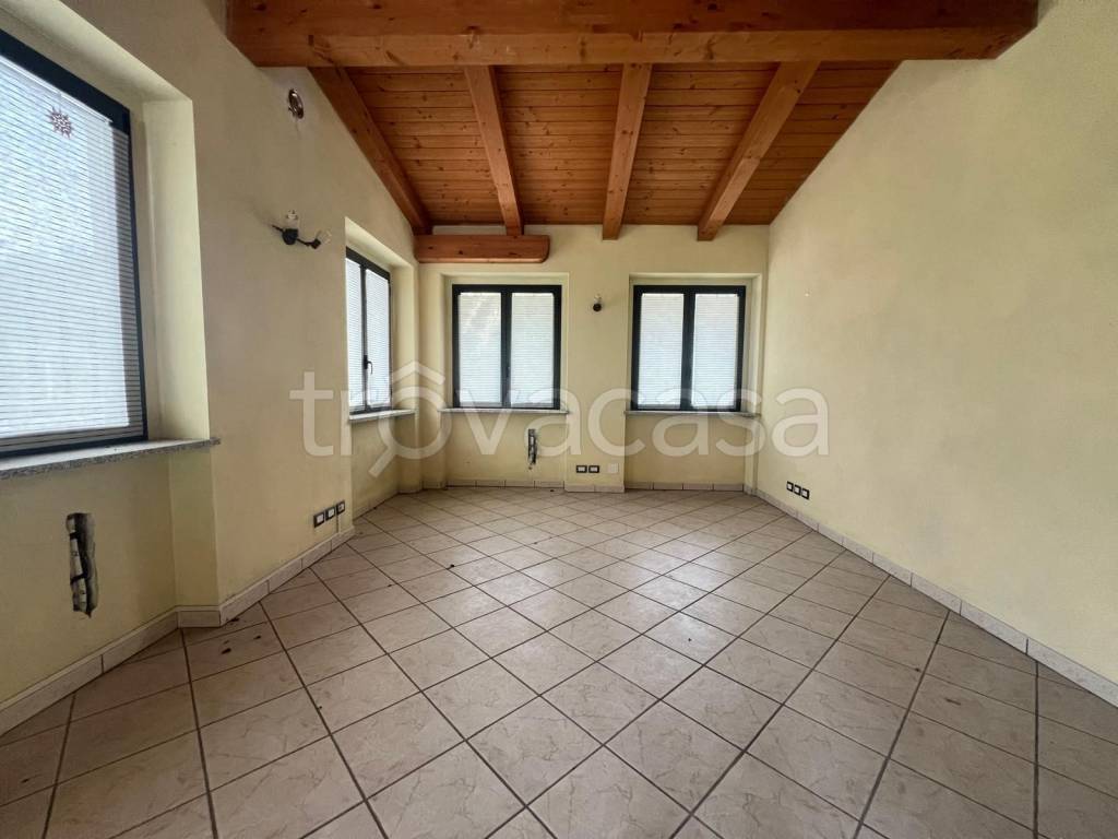 appartamento in affitto a Canale
