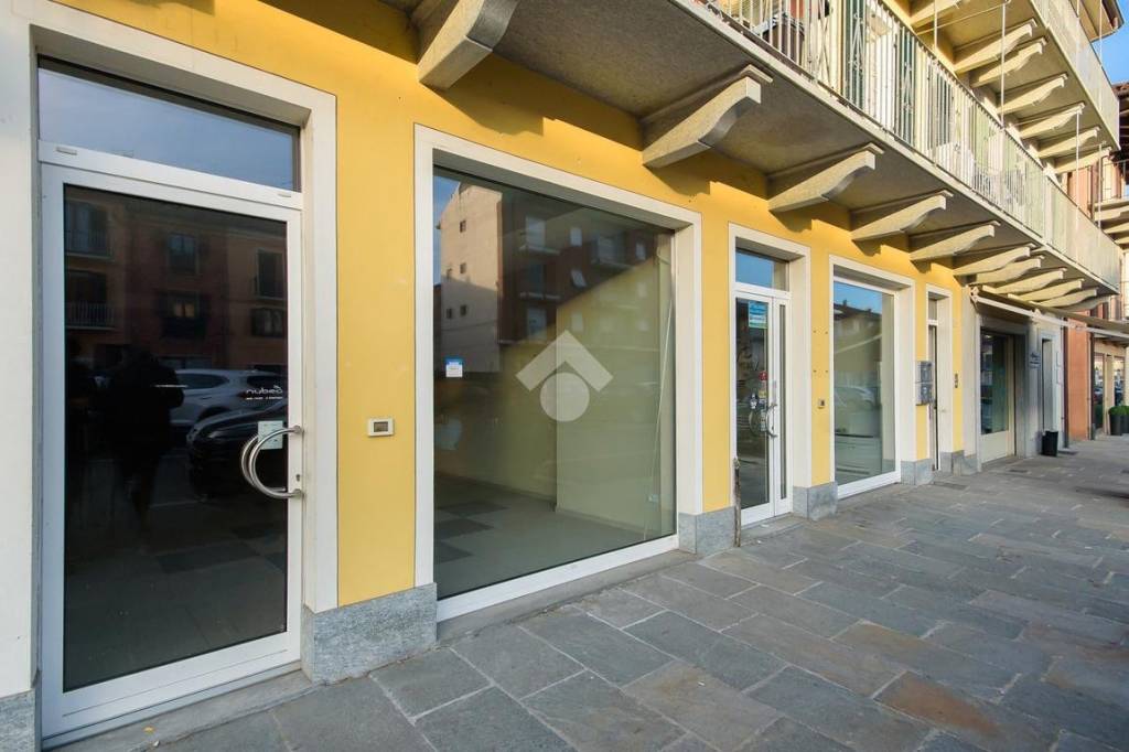 negozio in affitto a Canale