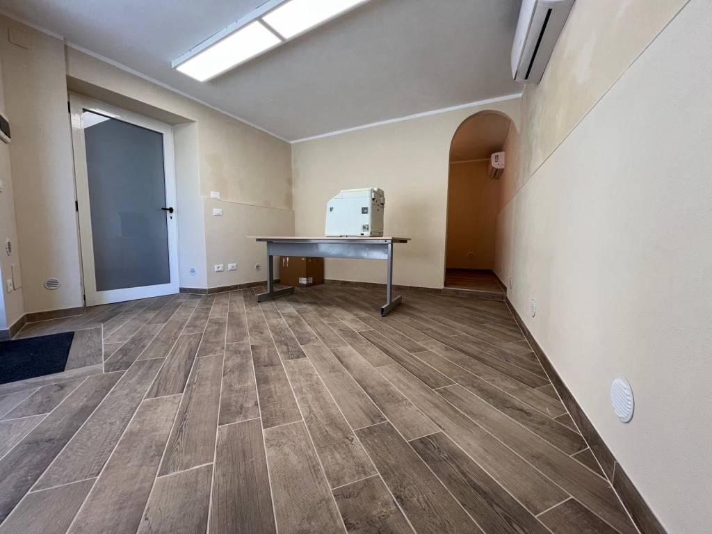 negozio in affitto a Canale