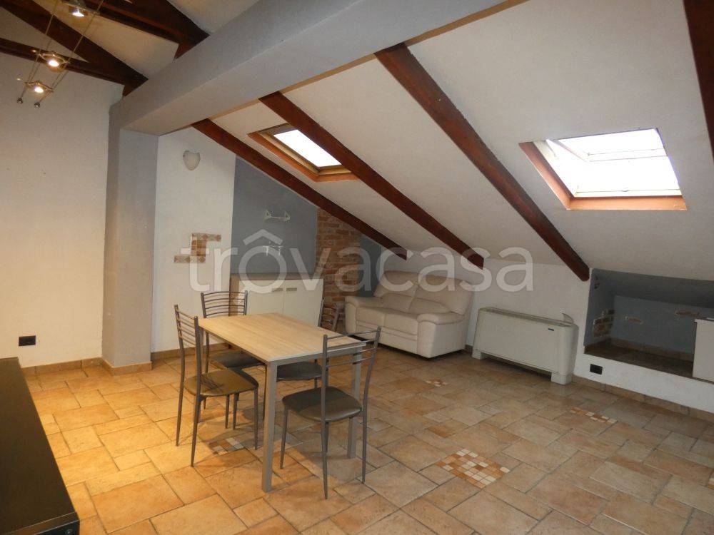 appartamento in affitto a Canale