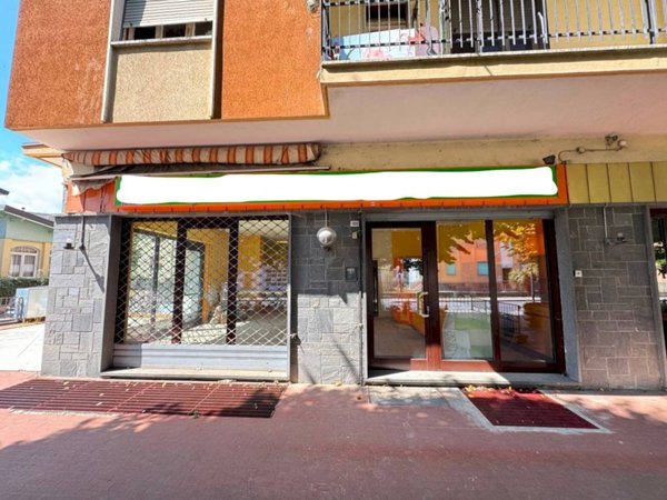 locale commerciale in affitto a Caraglio