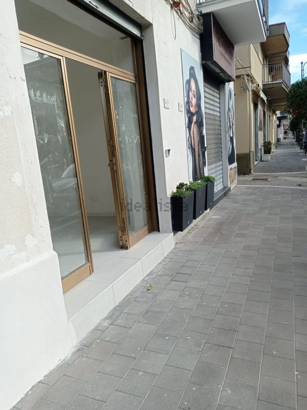 locale commerciale in affitto ad Agropoli