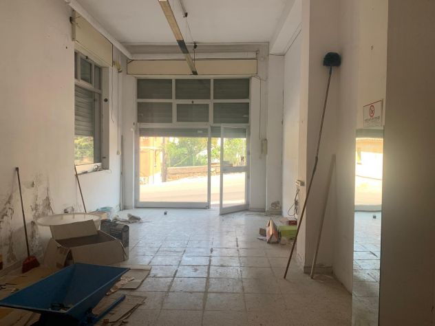 locale commerciale in affitto ad Albanella
