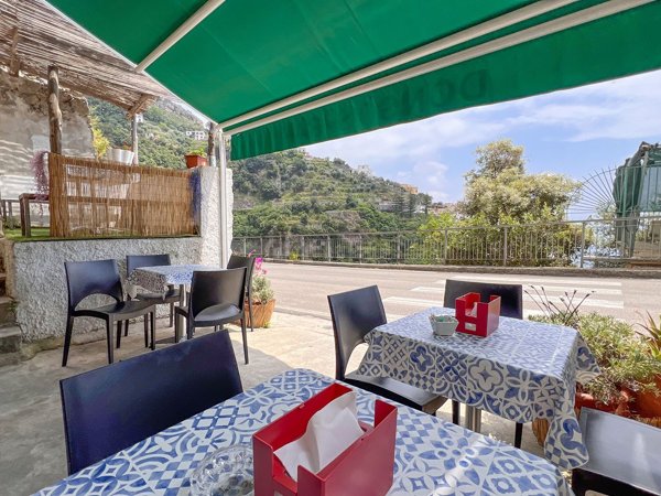 negozio in affitto ad Amalfi in zona Vettica