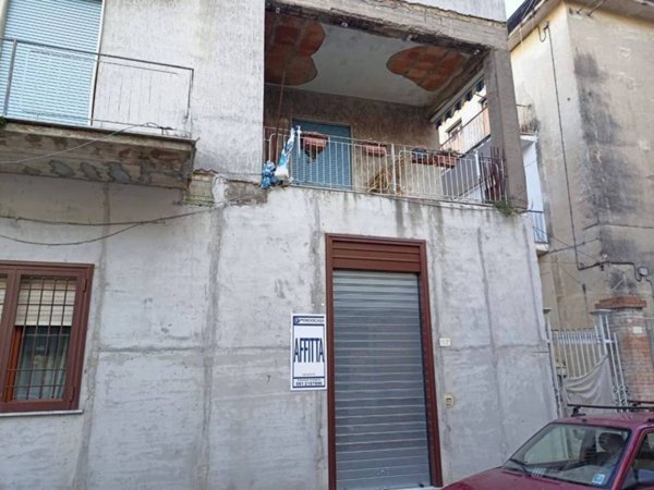 negozio in affitto ad Angri