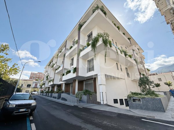 negozio in affitto ad Angri