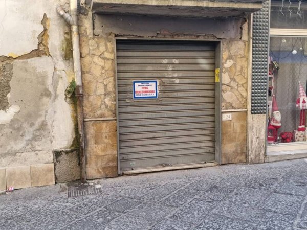 negozio in affitto ad Angri