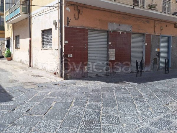 negozio in affitto ad Angri