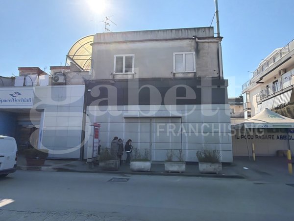 negozio in affitto ad Angri