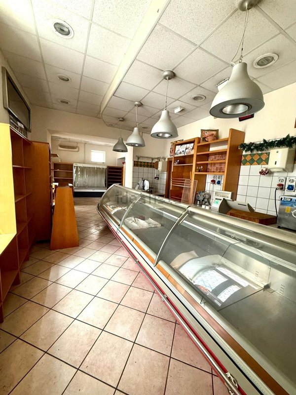 locale commerciale in affitto ad Angri