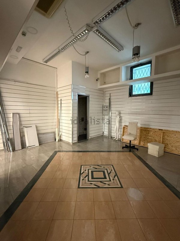 locale commerciale in affitto ad Angri