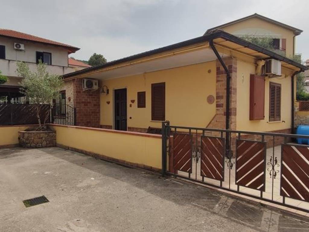 casa indipendente in affitto ad Ascea
