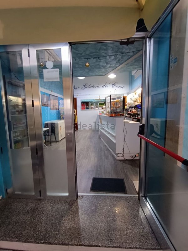 negozio in affitto ad Ascea in zona Marina di Ascea